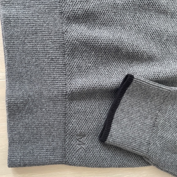 Sweater - Picture 4 of 6